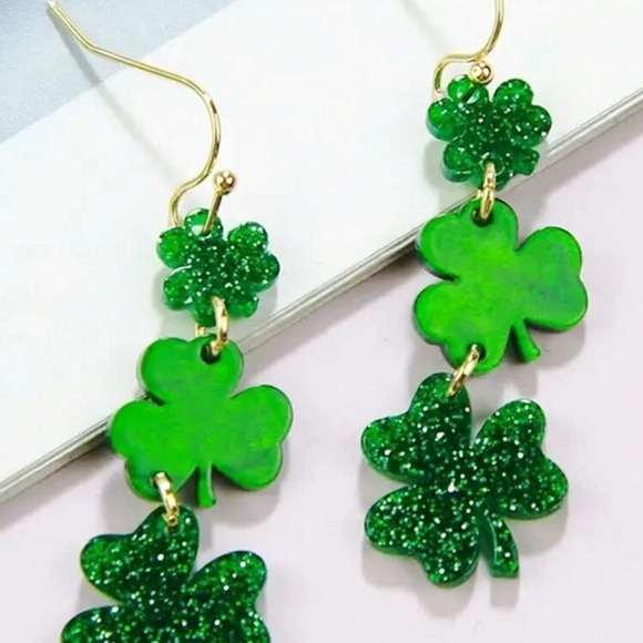 Green and Gold Beaded Bracelet Set and earrings and extra bracelet included NWT - Picture 3 of 7